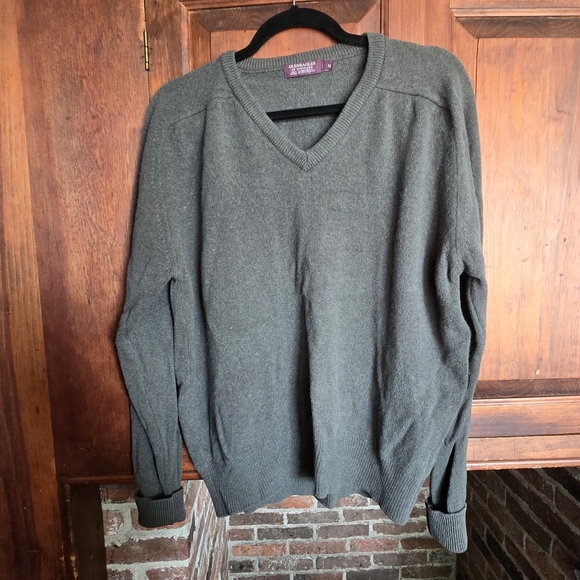 Gleneagles Made in Scotland Green V-Neck Sweater - 100% Lambswool - Medium - Picture 7 of 11